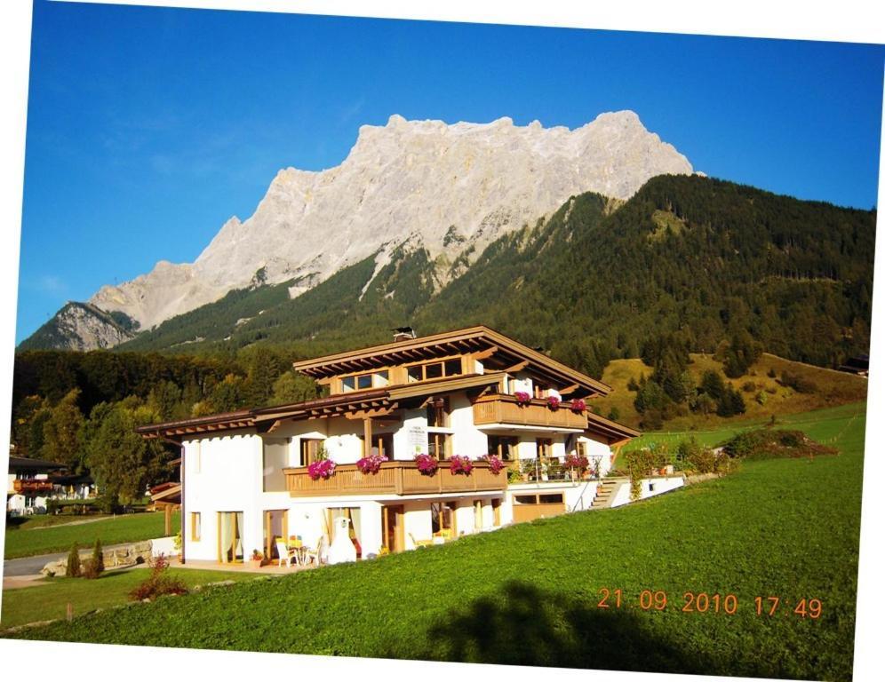 Haus Angelika Apartment Ehrwald Exterior photo
